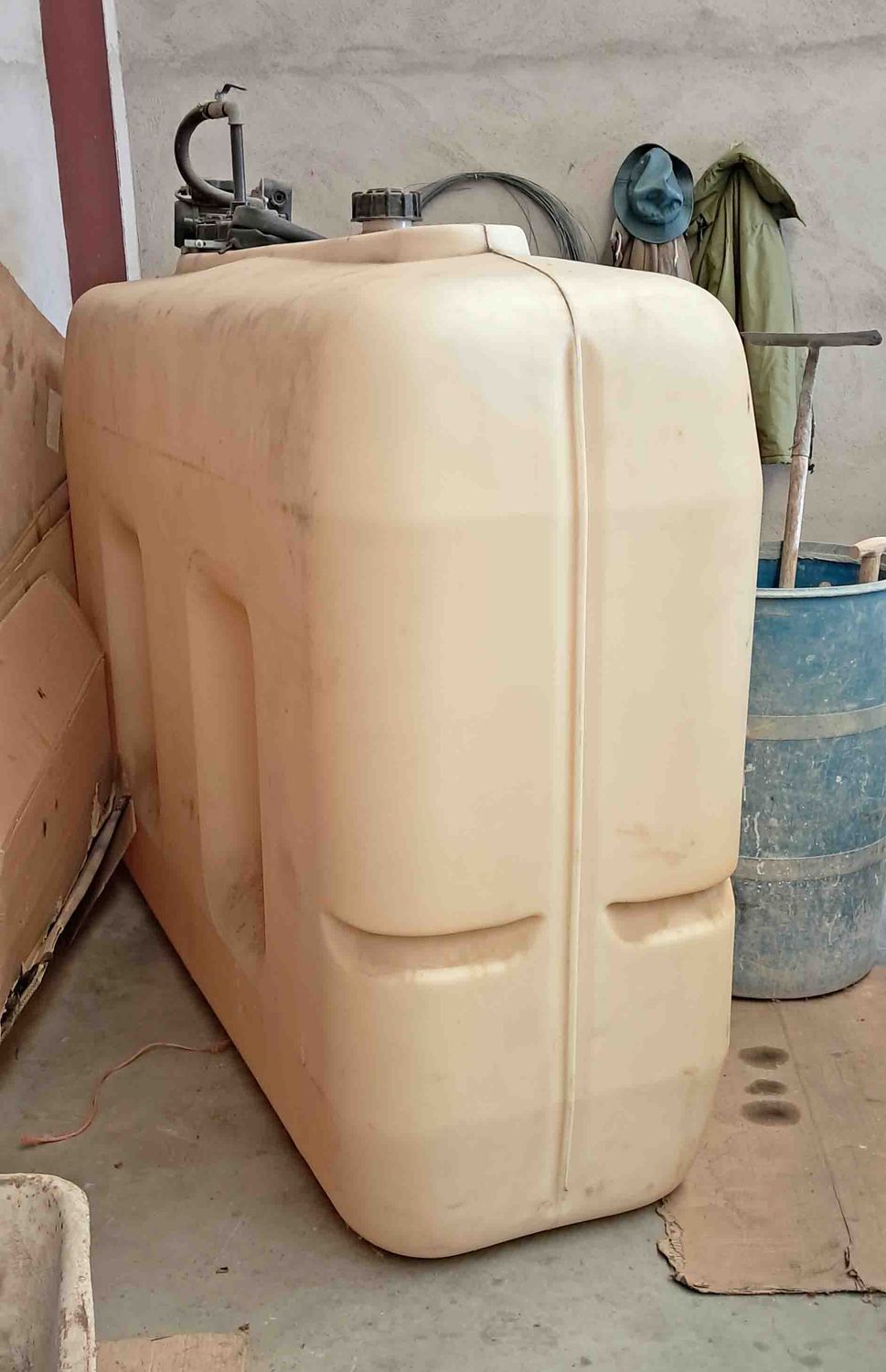 Deposito gasoil 2.000L con surtidor.