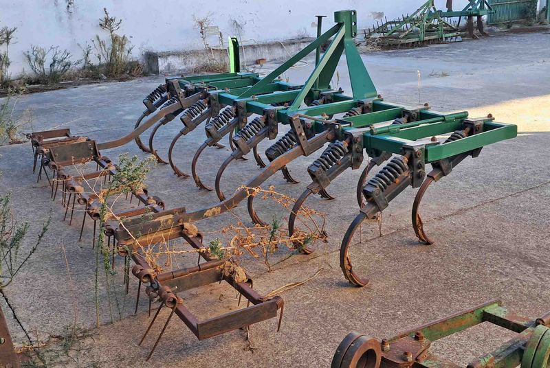 Semichisel de 15 brazos con rastra.