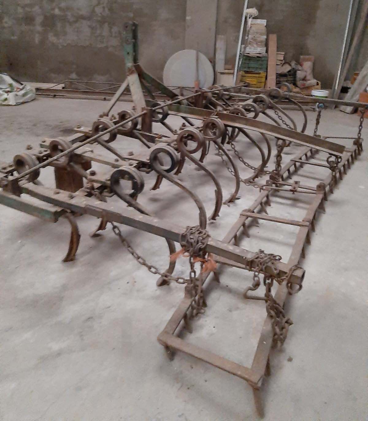 Cultivador de 18 brazos y 4 metros.