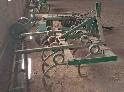 Cultivador de 11 brazos 2,85 metros.