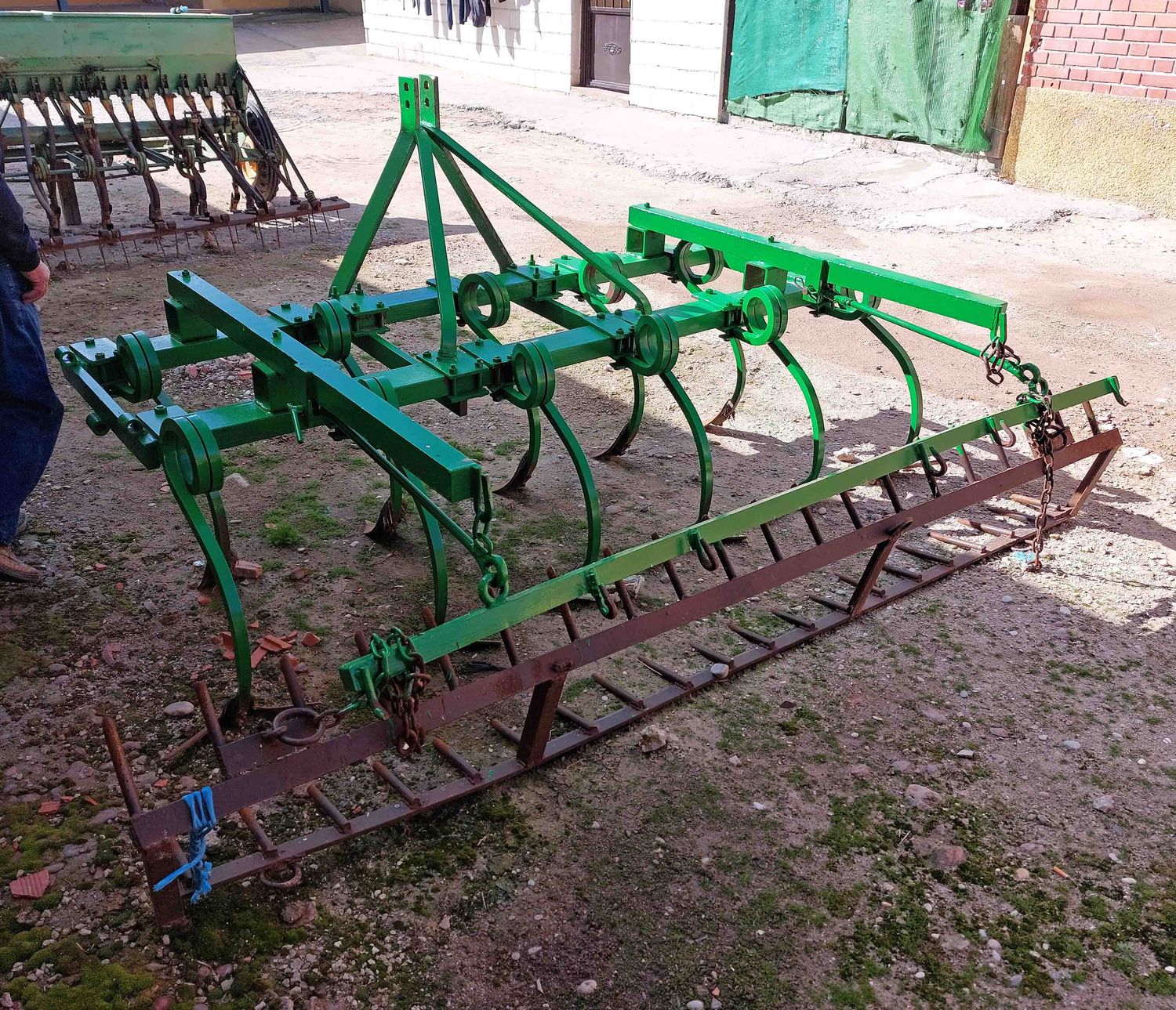 Cultivador 11 brazos.