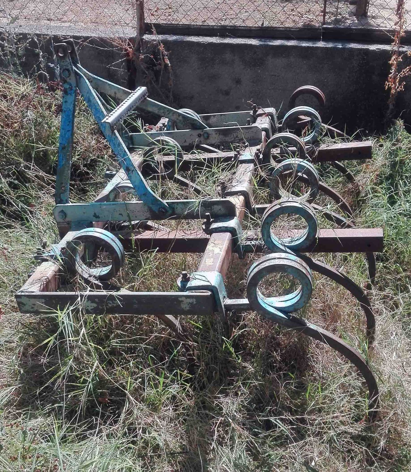 Cultivador de 10 brazos.