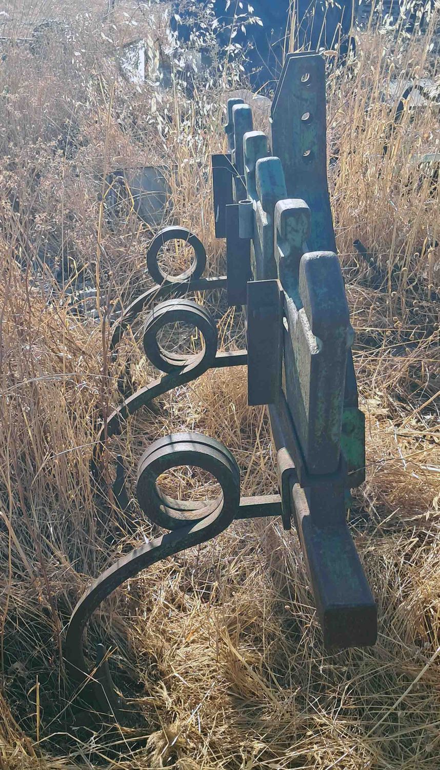 Cultivador aporcadera de 3 surcos.