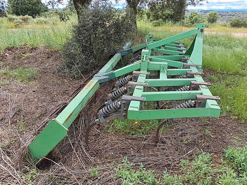 Chisel fijo 19 brazos con rulo varillas.