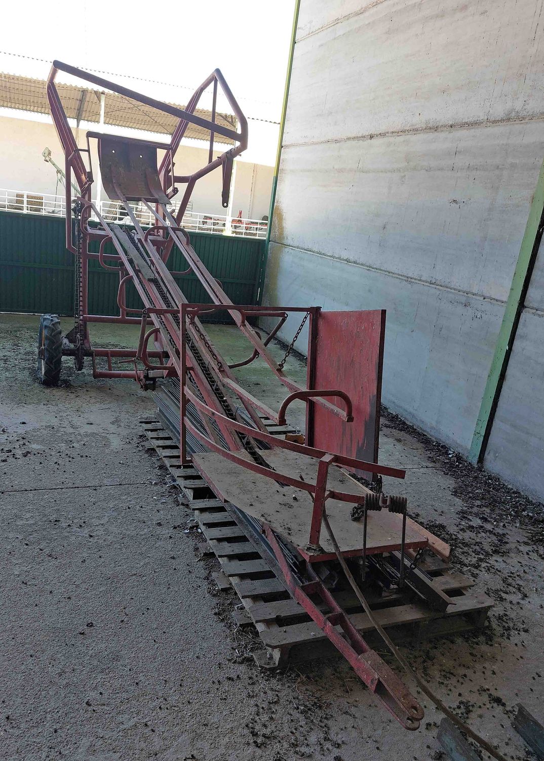 Carga alpacas mecanico.