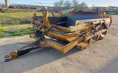 Traillas, robaderas, cuchillas niveladoras, polipastos