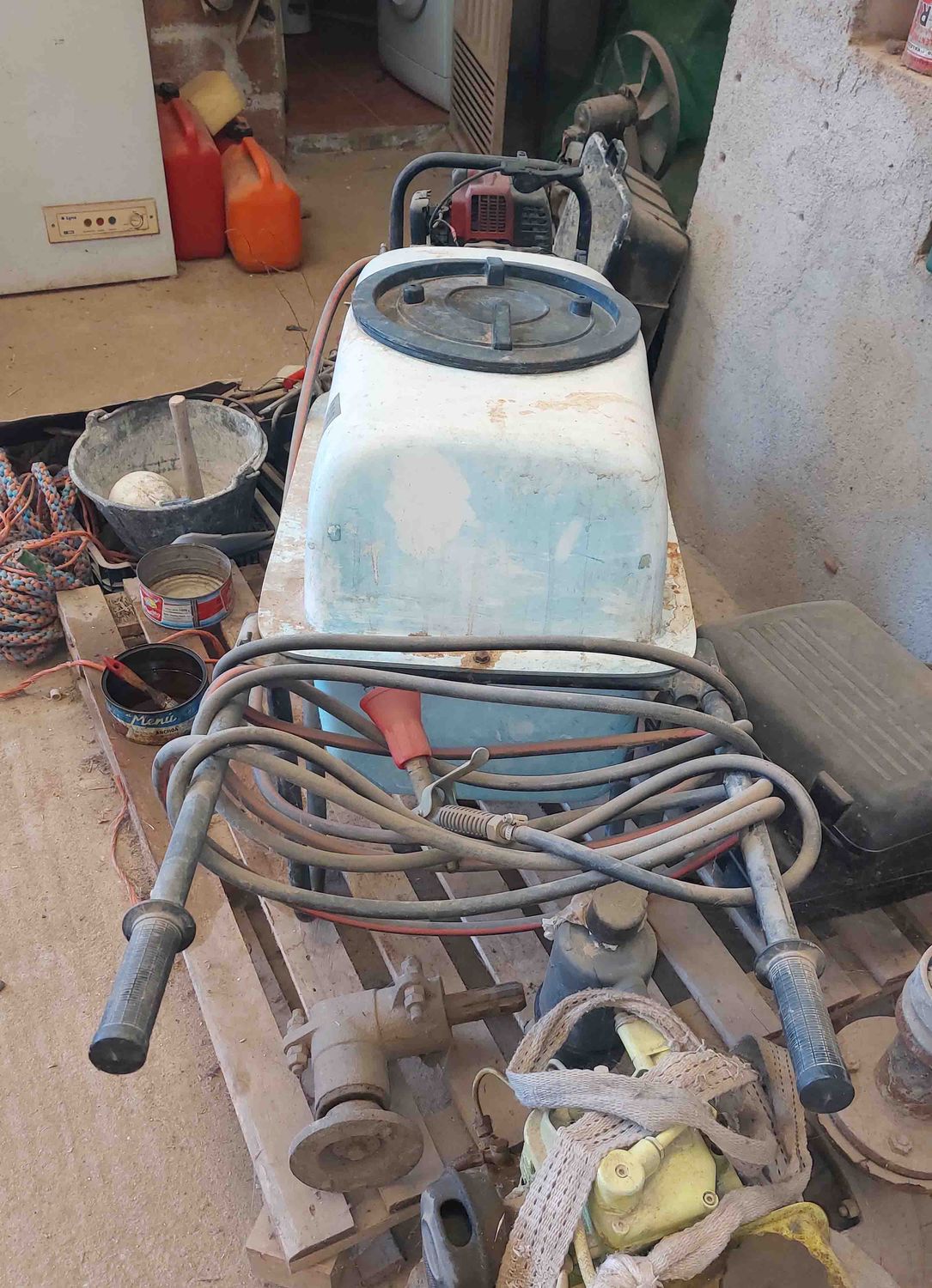 Cuba tratamiento manual / Abonadora / Herbicida de 100 Litros.