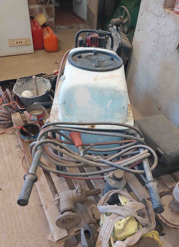 Cuba tratamiento manual / Abonadora / Herbicida de 100 Litros.