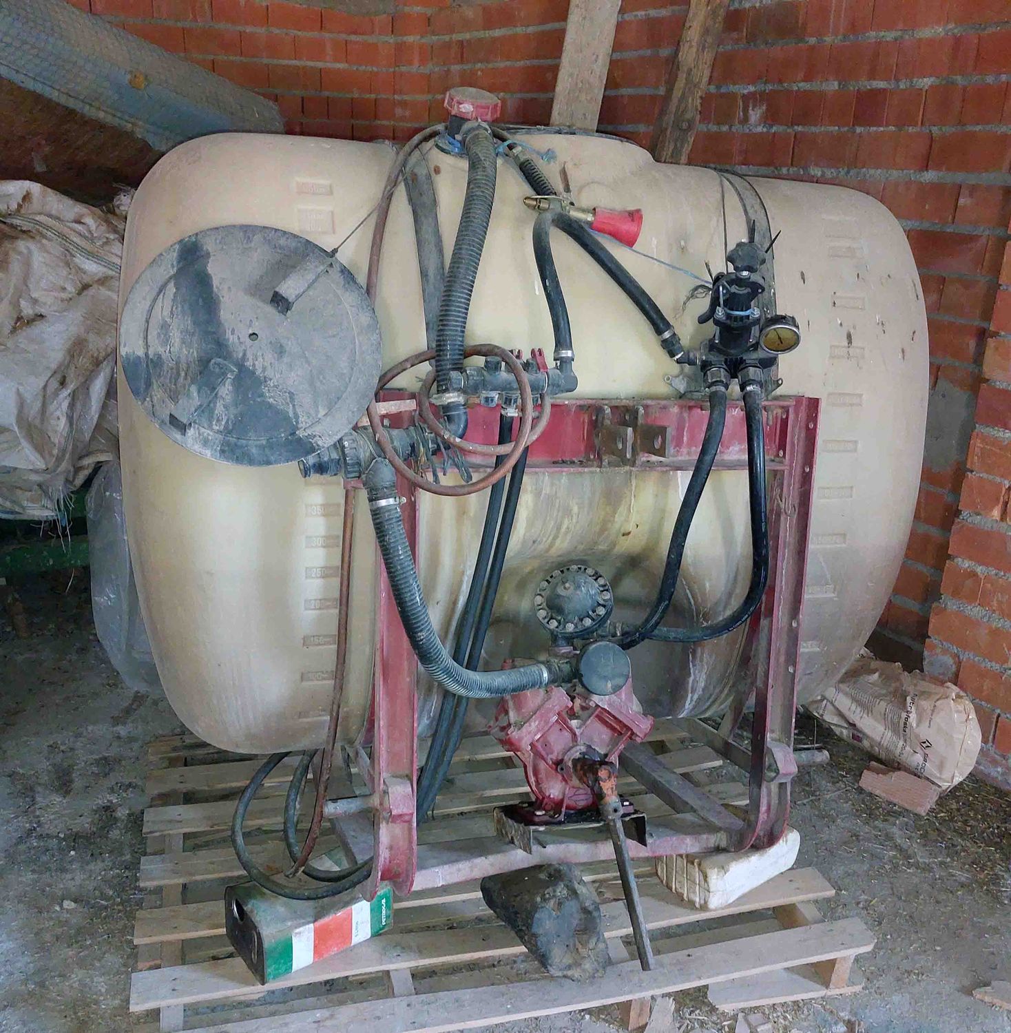 Cuba de tratamiento 850 Litros.