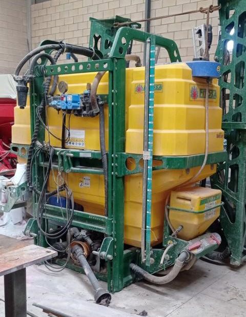 Cuba de tratamiento de 2.000 Litros.