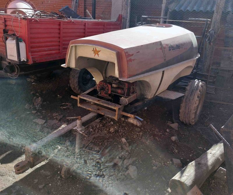 carro arrastrado sulfatador cuba litros tratamiento fitosanitario bomba pistones membrana deposito depósito atasa caysa brazo