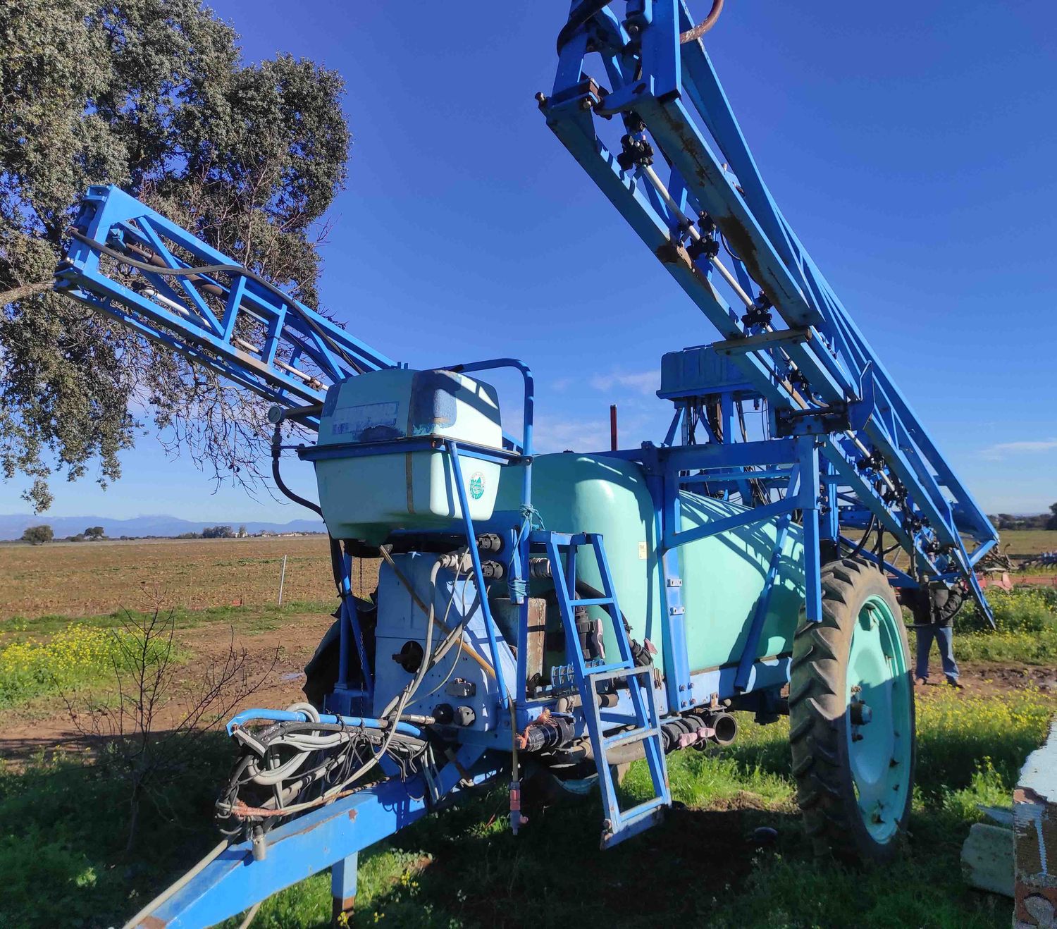 Carro sulfatador Berthoud 2.500 Litros.