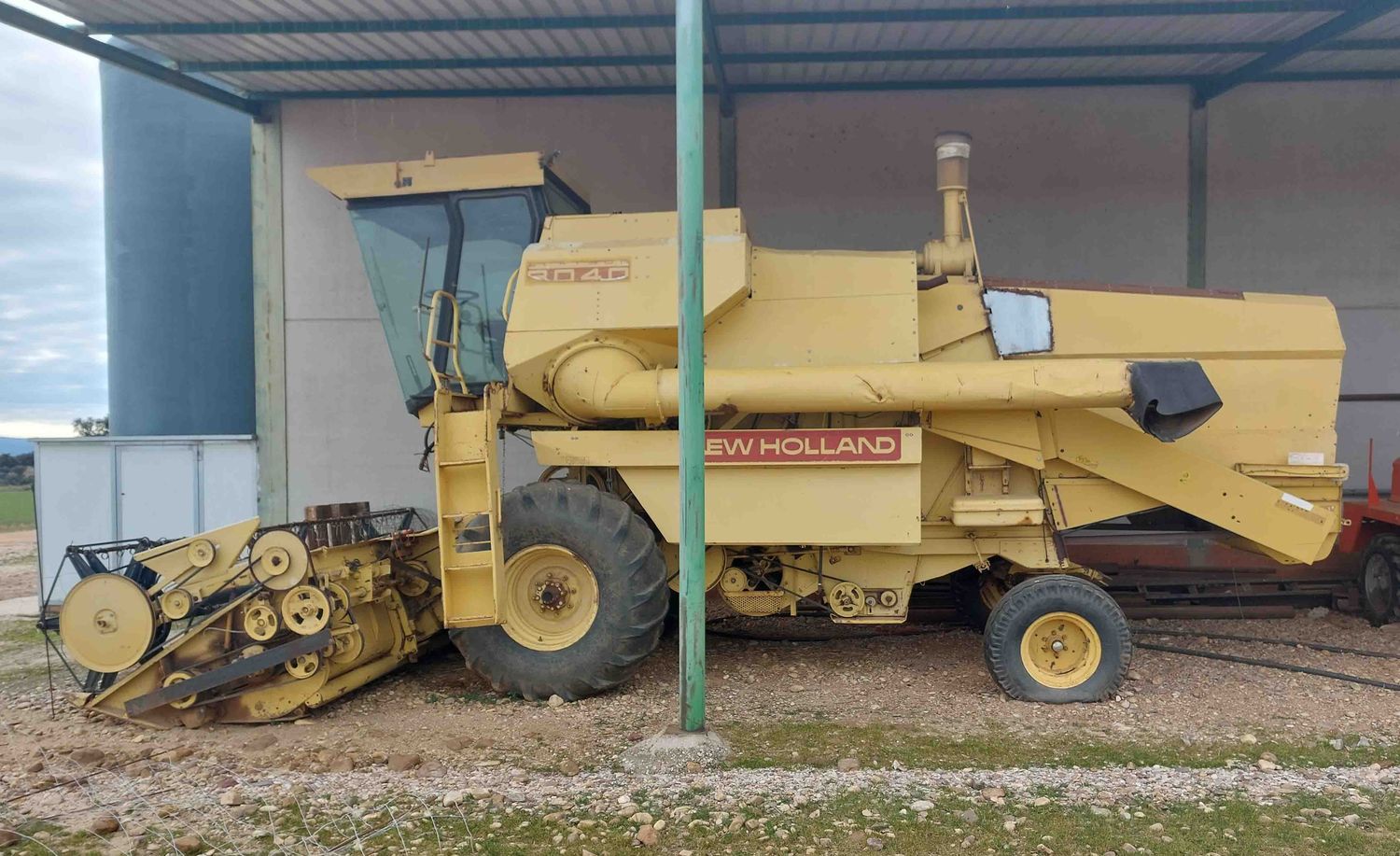 Cosechadora New Holland 8040.