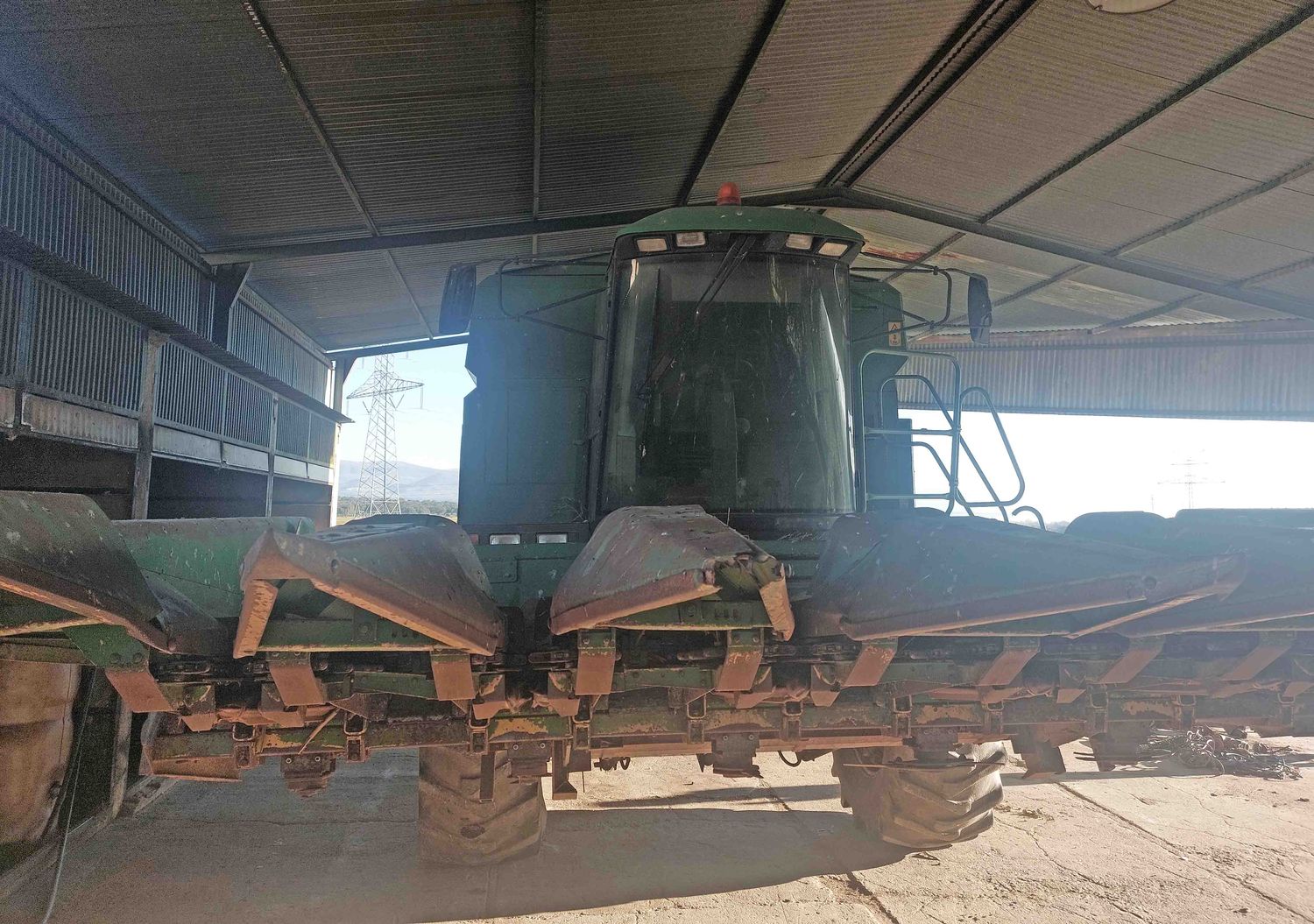 Cosechadora John Deere 2254.