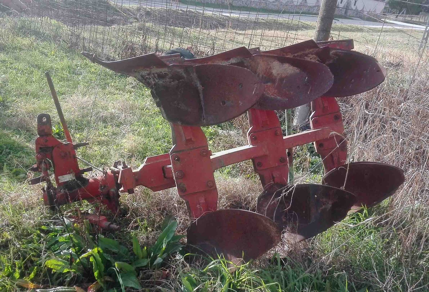 Vertederas reversibles volteo mecánico 3 hojas.