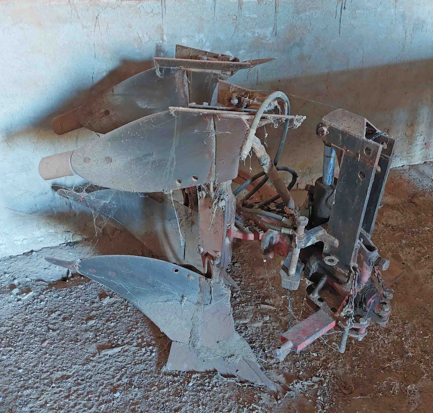 Vertederas reversibles de volteo hidráulico 2 hojas.