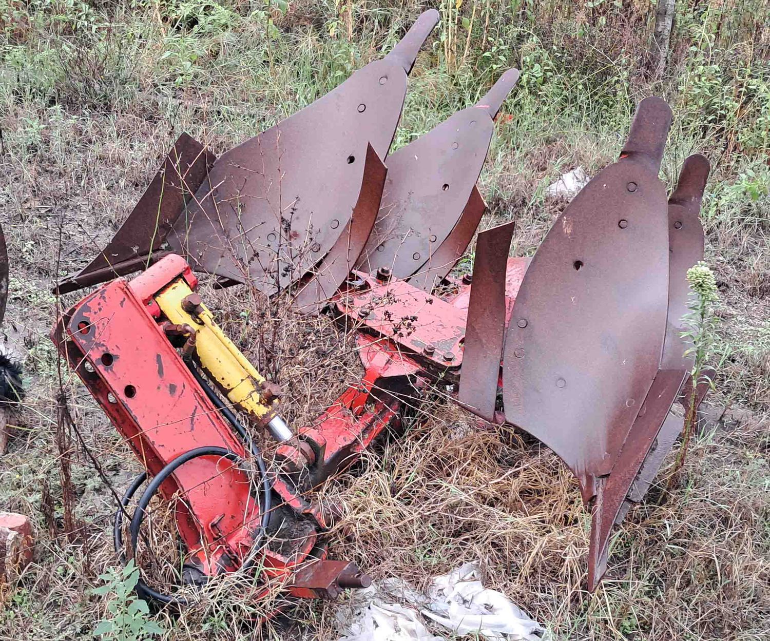 Vertedera reversible hidraulica 2 hojas.