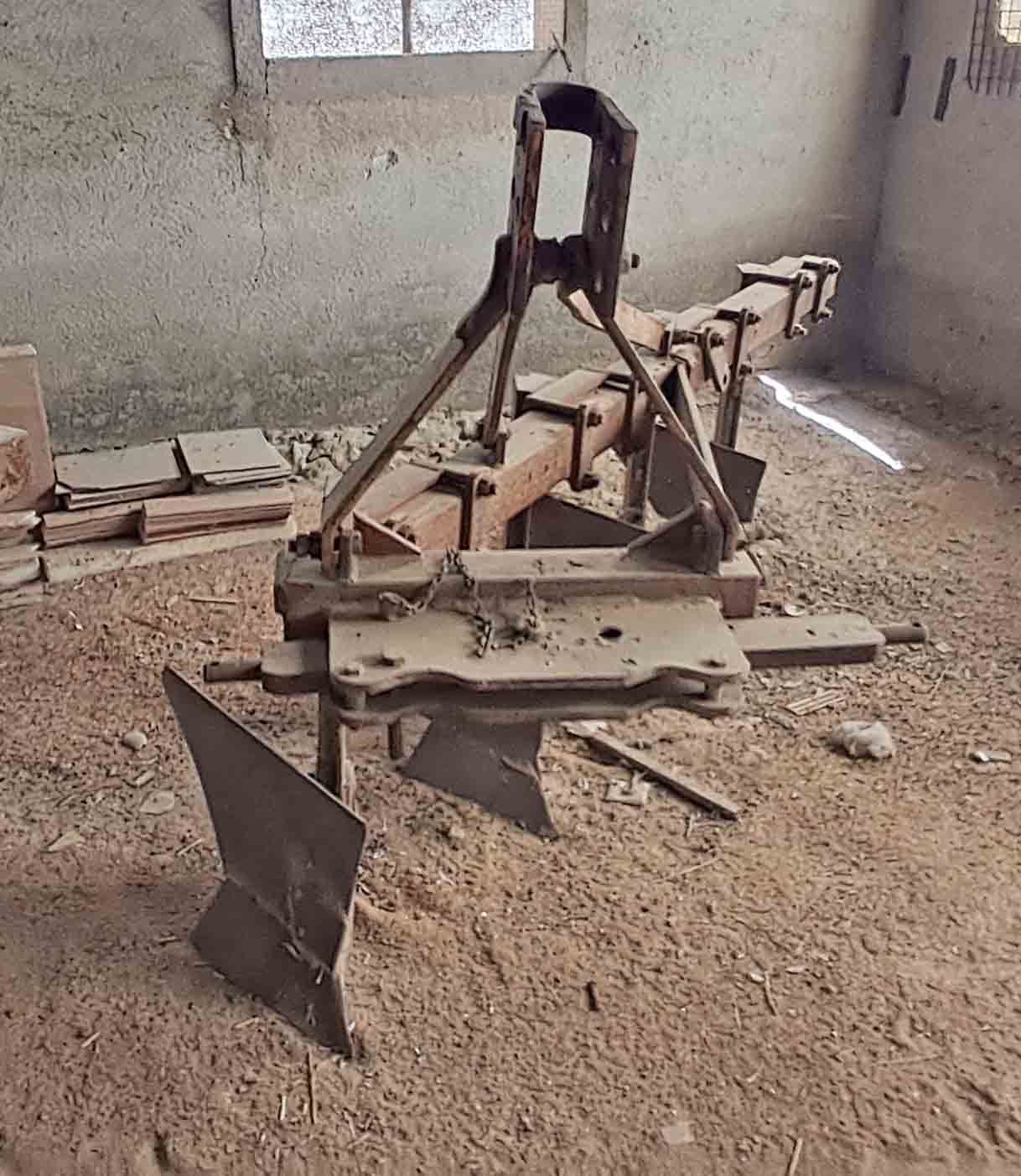 Vertederas fijas de cuchilla y resguardador con 4 hojas.