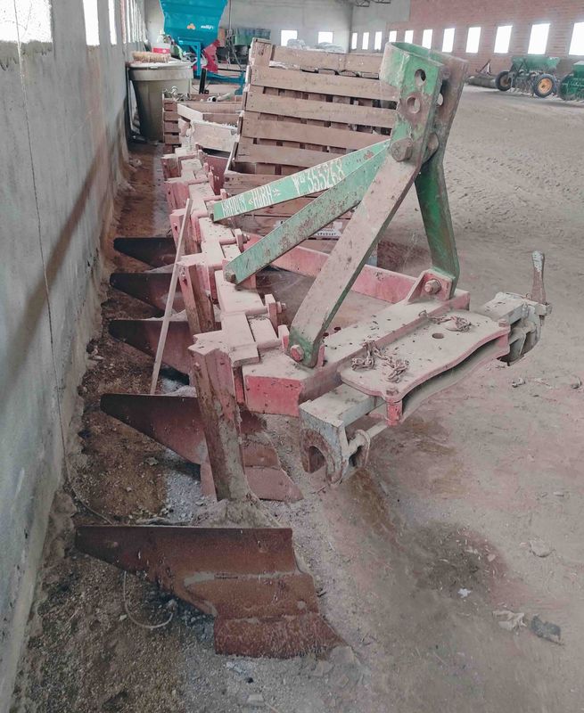 Vertederas fijas de cuchilla y resguardador de 5 hojas y 13 pulgadas.