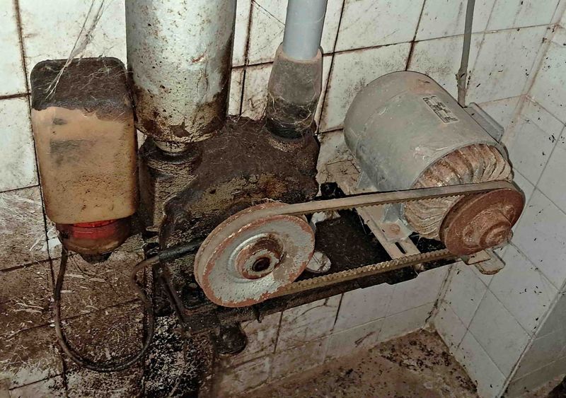 bomba vacío medidor ordeño vaca leche lechera encamadora tanque frisona suiza estiércol pienso telescópica pala unifeed case