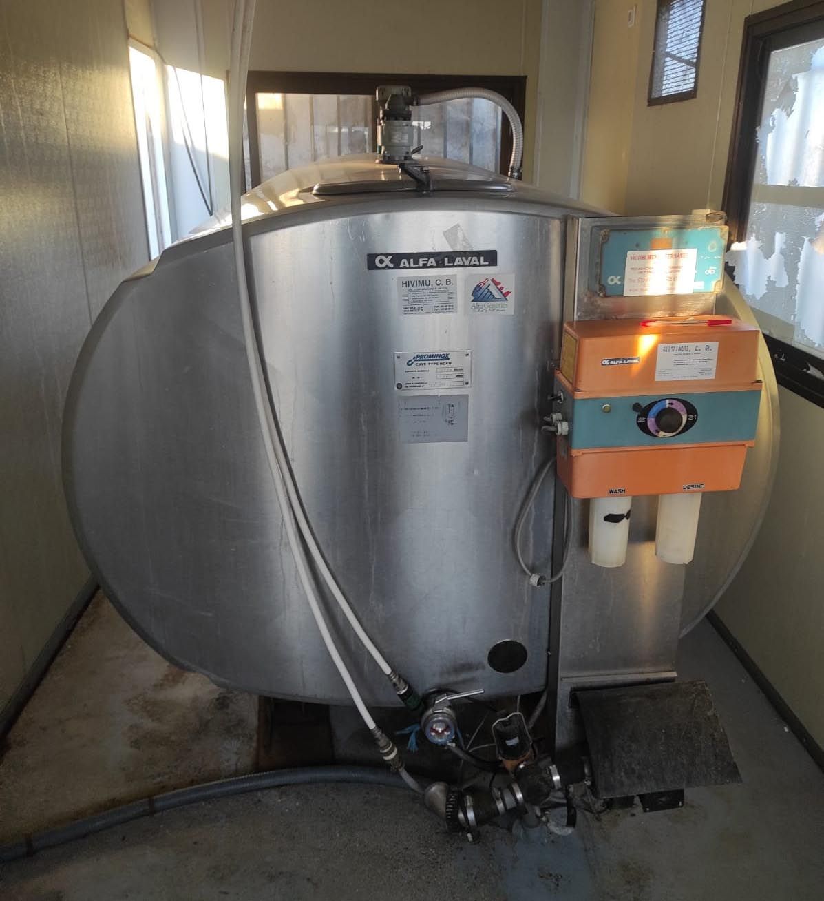 tanque deposito leche bomba vacío medidor ordeño vaca  lechera encamadora frisona suiza estiércol pienso telescópica holland