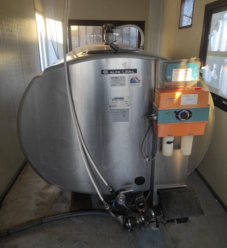 tanque deposito leche bomba vacío medidor ordeño vaca  lechera encamadora frisona suiza estiércol pienso telescópica holland