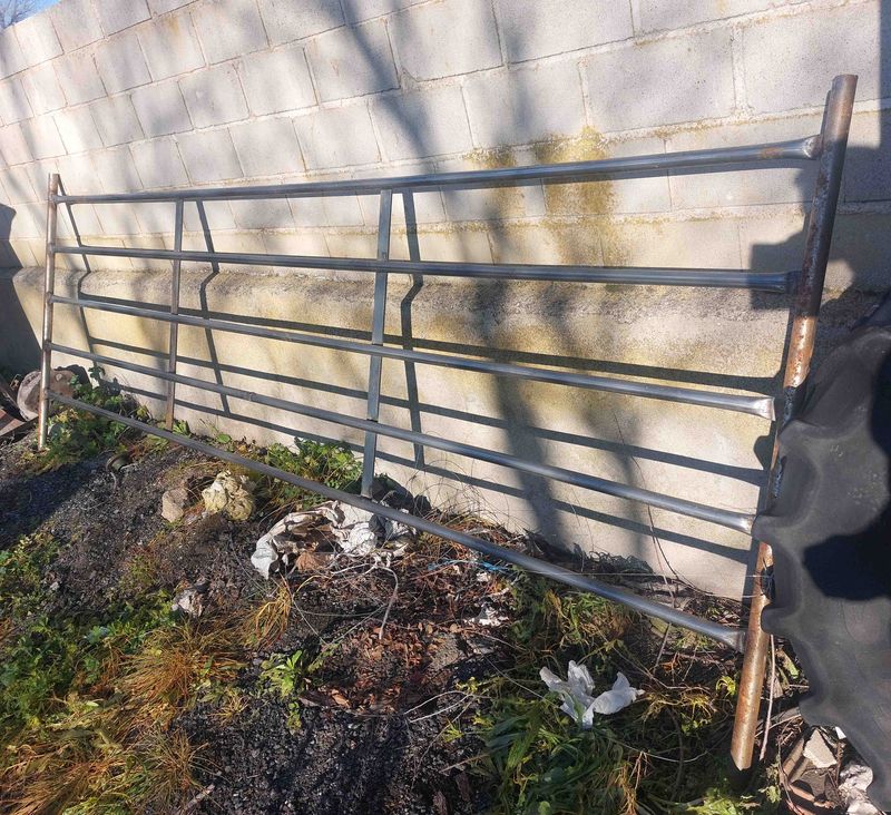 cerramiento valla teleras choto cebo ternero ternera vaca de campo comedero silo alpaca pienso oveja angus cabra caballo case