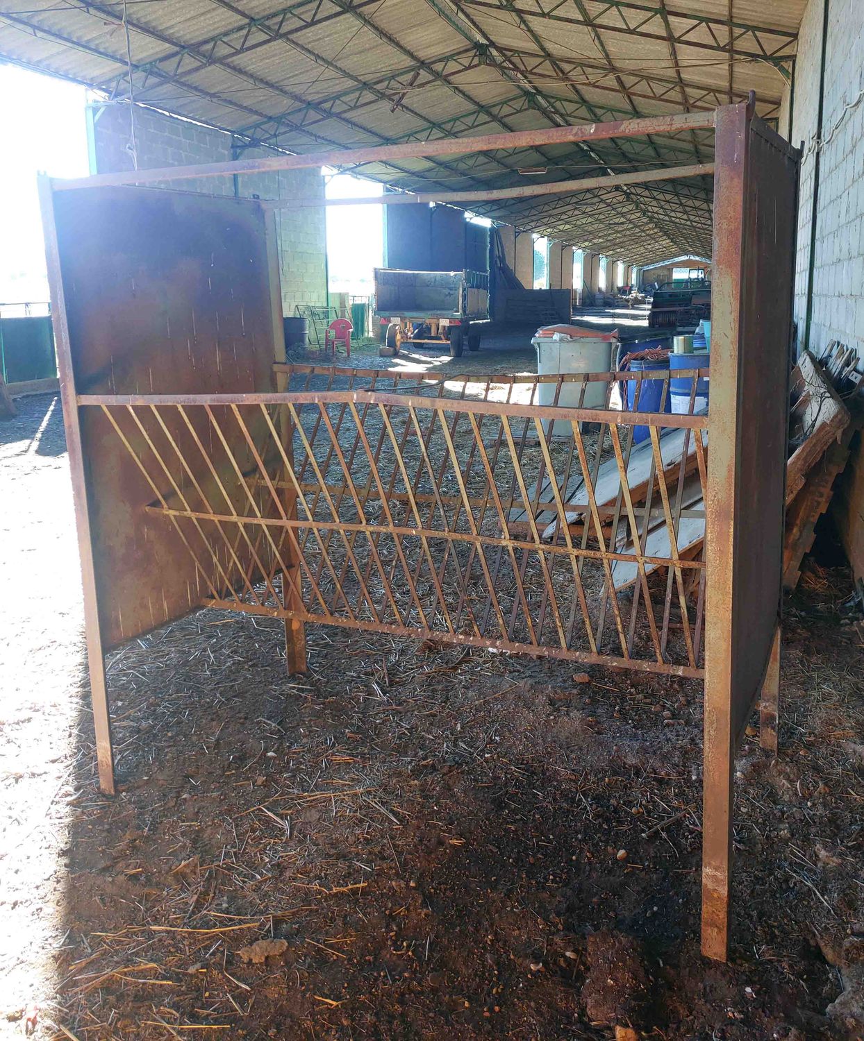 cerramiento valla telera choto cebo ternero ternera vaca de campo comedero silo alpaca pienso oveja angus cabra caballo tolva