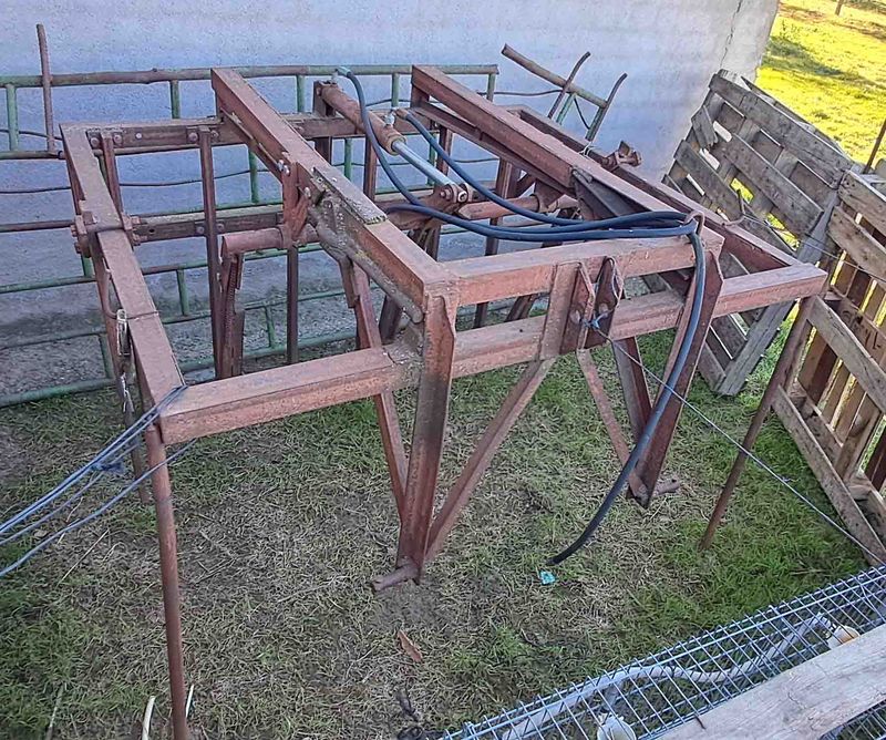 Trituradora picadora recogedor sarmiento intercepa viña uva cepa emparrado tractor viñedo grada suspendida industrias david