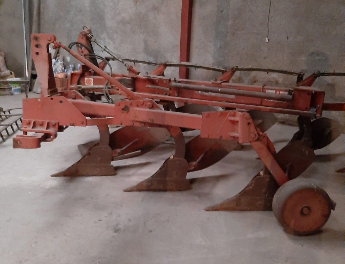 vertederas arado hoja formón formon tiro rueda niveladora ovlac tajo fijo variable reversibles fijas john deere ferguson case