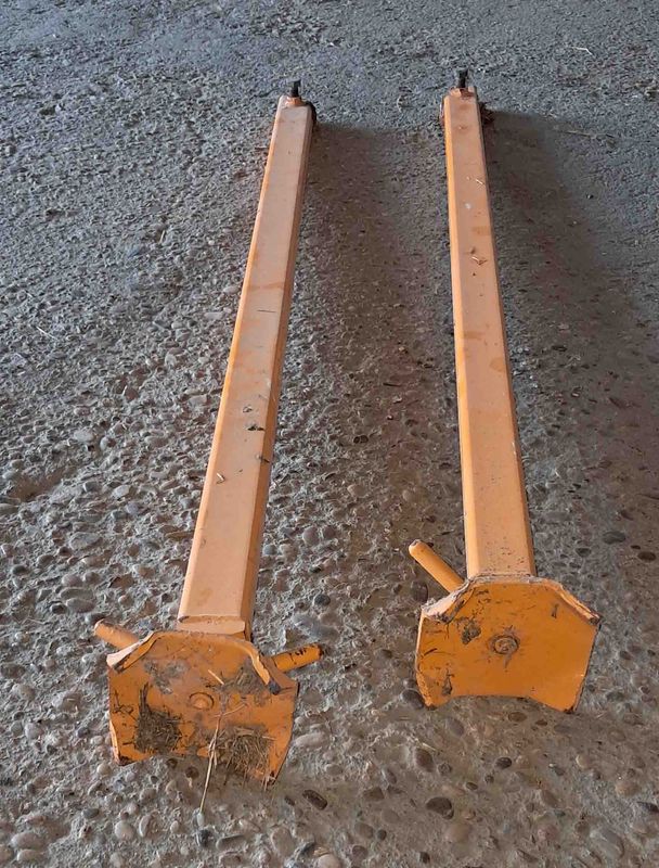 pala cazo porta palets pantalla alpacas estiércol pinchos anclajes amarres tenias leon distribuidor stoll quicke telescopica