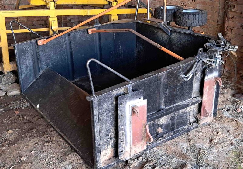 Paraguas vibrador aceituna pertiga varea oliva virgen extra cornicabra picual hojiblanca baustista santillana pellenc tagra