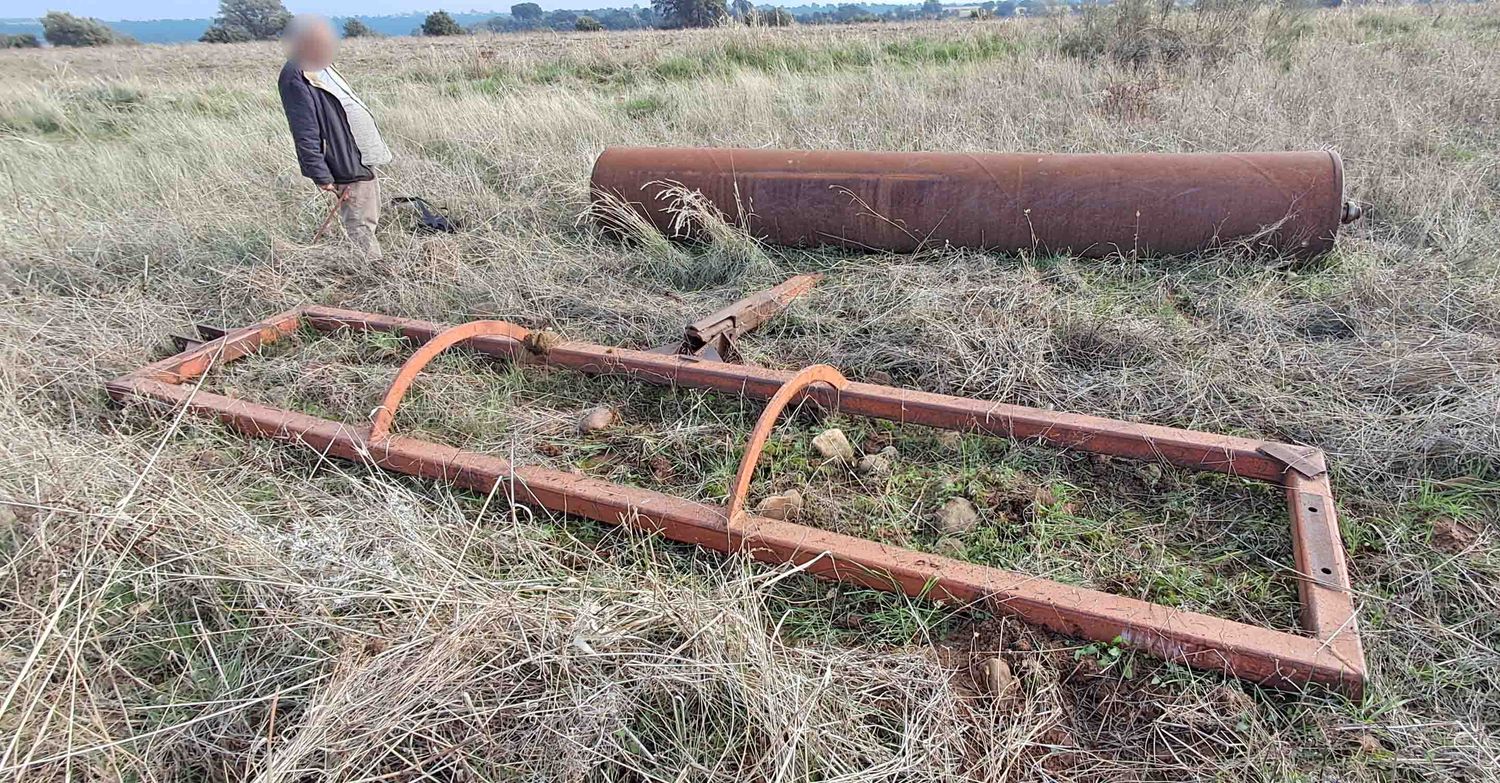 trailla cuchilla niveladora robadera rulo rodillo liso hidraulico Cambridge anillos discos nivelado camino llano tierra 8000