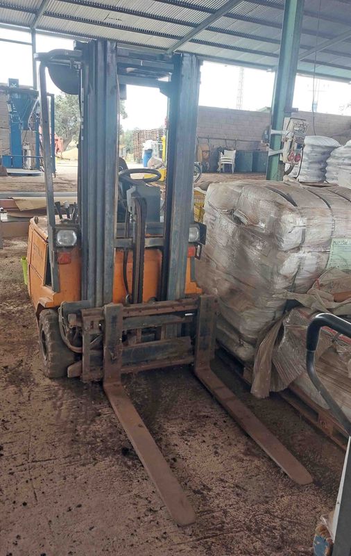 carretilla toro torito elevadora apilador transpaleta carga mastil mástil still komatsu fenwick manitou nissan daewoo palet