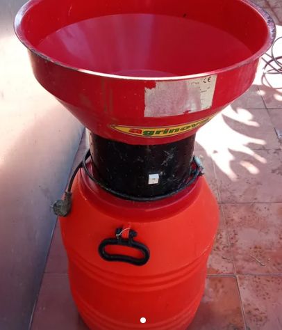 mezcladora pienso molino martillo sinfin sinfín cinta transportadora corrector bascula tolva grasa deposito comedero bebedero