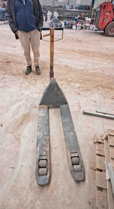 carretilla toro torito elevadora apilador transpaleta carga mastil mástil still komatsu fenwick manitou nissan daewoo palet