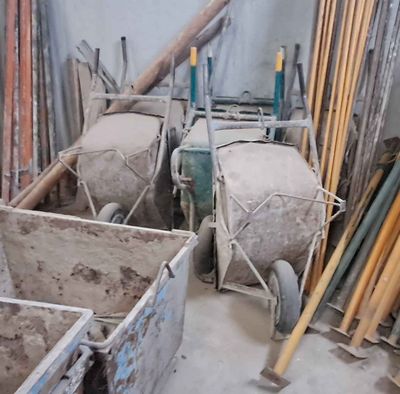 carretilla carretillo chino material obra construccion andamio hormigonera bajante regla dumper taladro percutor cemento yeso