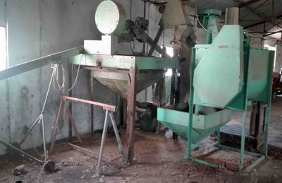 mezcladora pienso molino martillo sinfin sinfín cinta transportadora corrector bascula tolva grasa deposito comedero bebedero