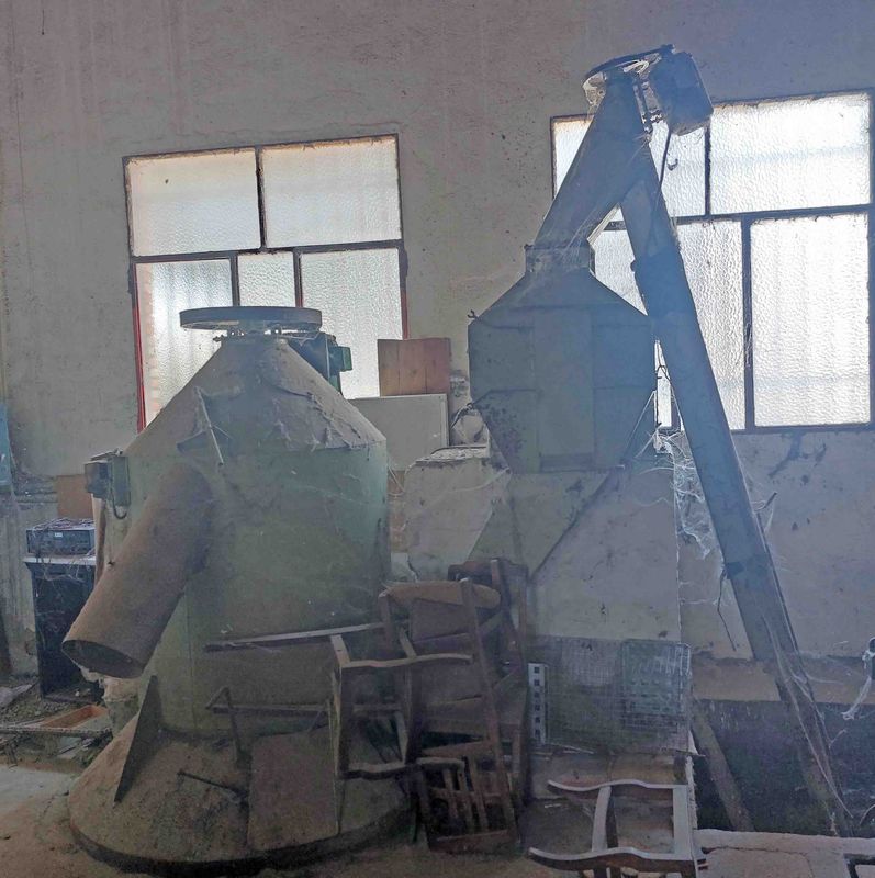 mezcladora pienso molino martillo sinfin sinfín cinta transportadora corrector bascula tolva grasa deposito comedero bebedero