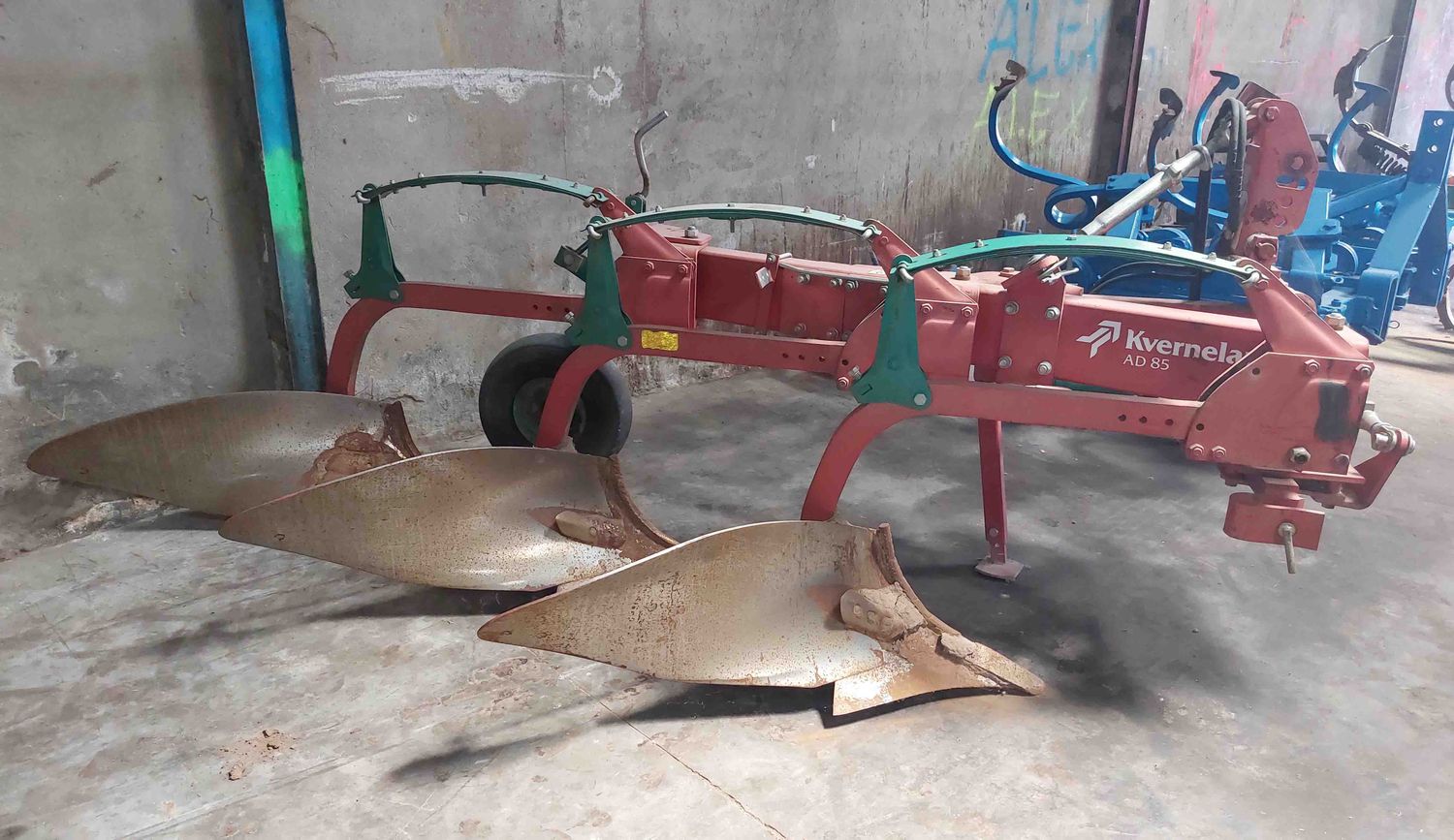 vertederas kverneland AD 85 3 hoja reversibles disparo mecanico hidraulico arado mini vertederas cohecho fijas pulgada formon
