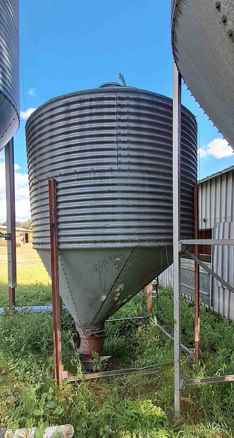 cerramiento valla teleras choto cebo ternero ternera vaca de campo comedero silo alpaca pienso oveja angus cabra caballo case