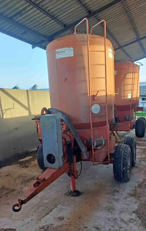 cerramiento valla teleras choto cebo ternero ternera vaca de campo comedero silo alpaca pienso oveja angus cabra caballo case