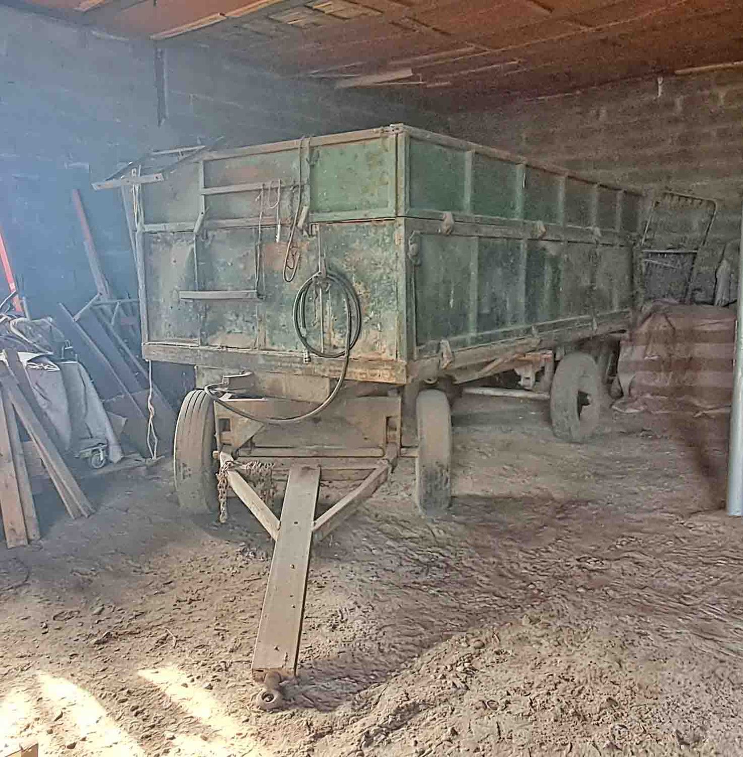 remolque basculante freno hidráulico 2 ejes sobrelaterales plataforma alpacas paquete grandes pequeños extendedor repartidor