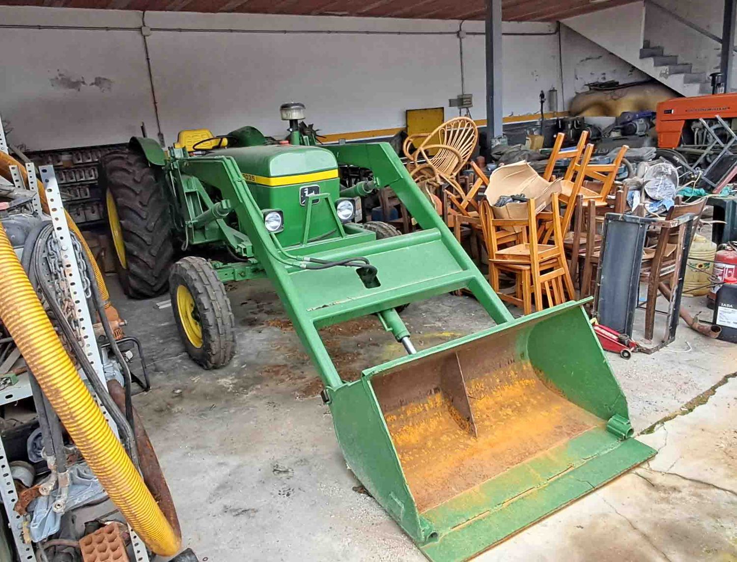 john deere  2035 pala 1635 3050 5095M 5115M  6115M 6120M 6430 MFWD 6120M 6175M 6410 6910 7810 7000 7600 7700 8000 8100 8320