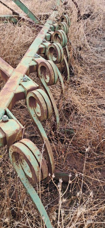 brazo cultivador ransomer mordaza platano reja punta hoja resguardador bastidor chisel semichisel vertedera cohecho fendt 