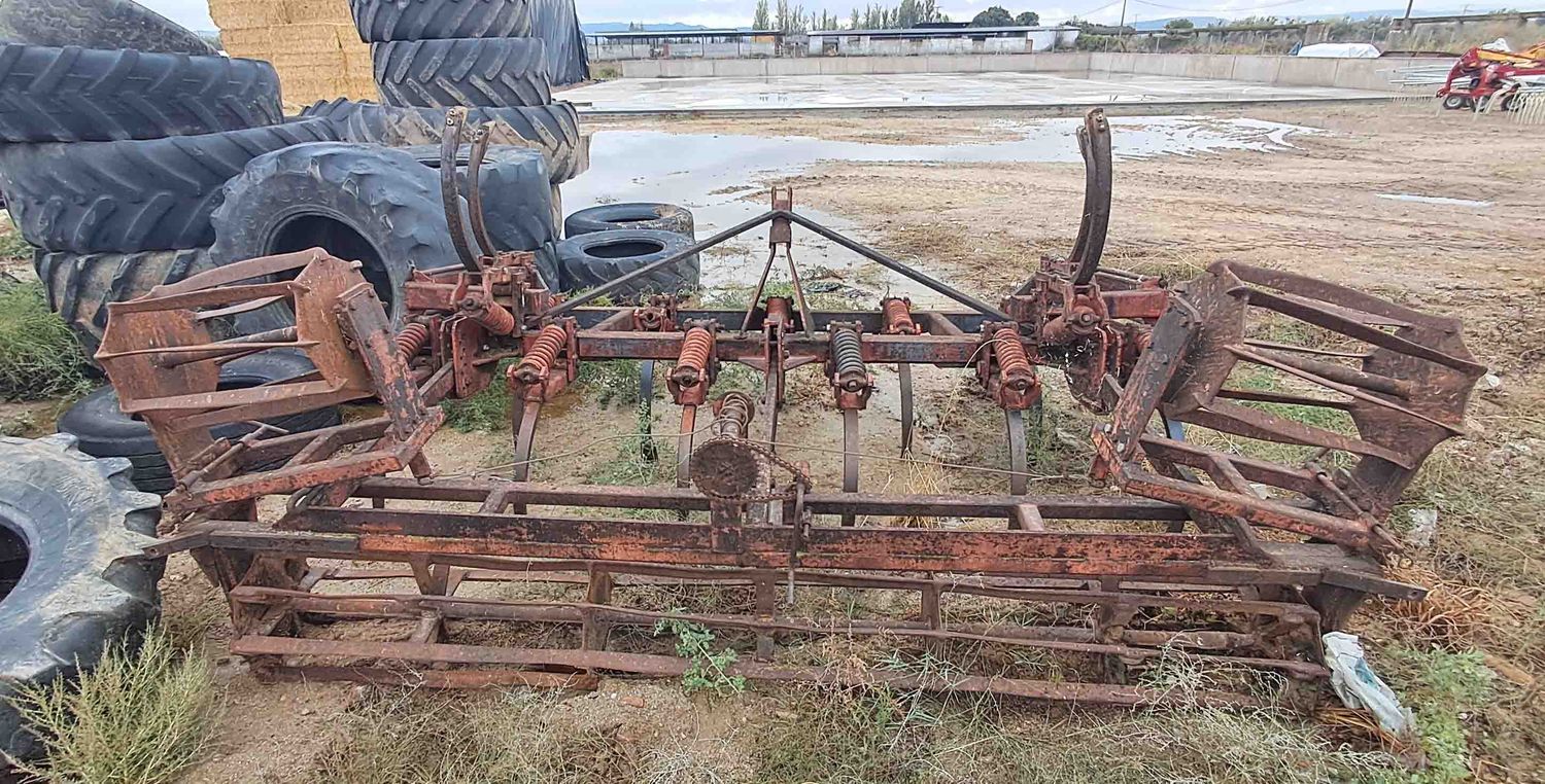 subsolador topo pala pua ripper chisel semichisel cultivador mordaza vertedera minivertedera cohecho rastro rulo grada rastra