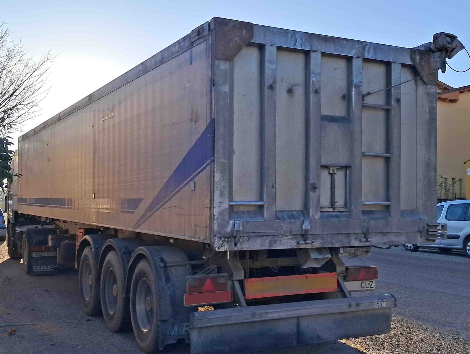 Semirremolque bañera aluminio montalban remolque tráiler trailer cabeza tractora cereal tarjeta transporte basculante itv