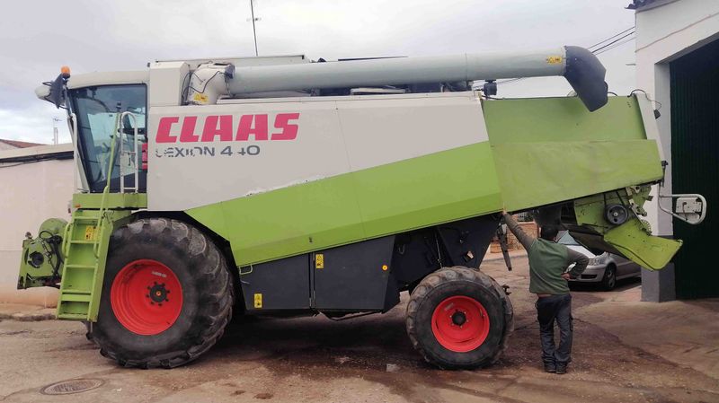 class lexion 440 recambio caja cambio sacudidor grupo cosechadora grano tolva brazo cabezal peine 4x4 rueda cabina cereal