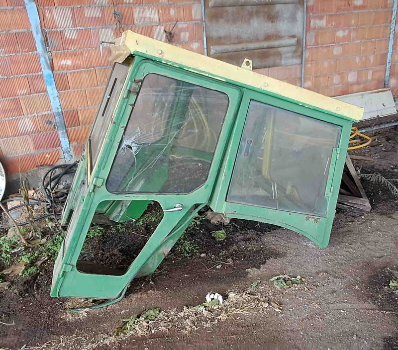 Cabina tractor John Deere 3135 1635 26 3050 5095M 5115M 5085M 6020 6115M 6120M 6430 MFWD 6120M 6175M 6410 6910 7810 7000 7600