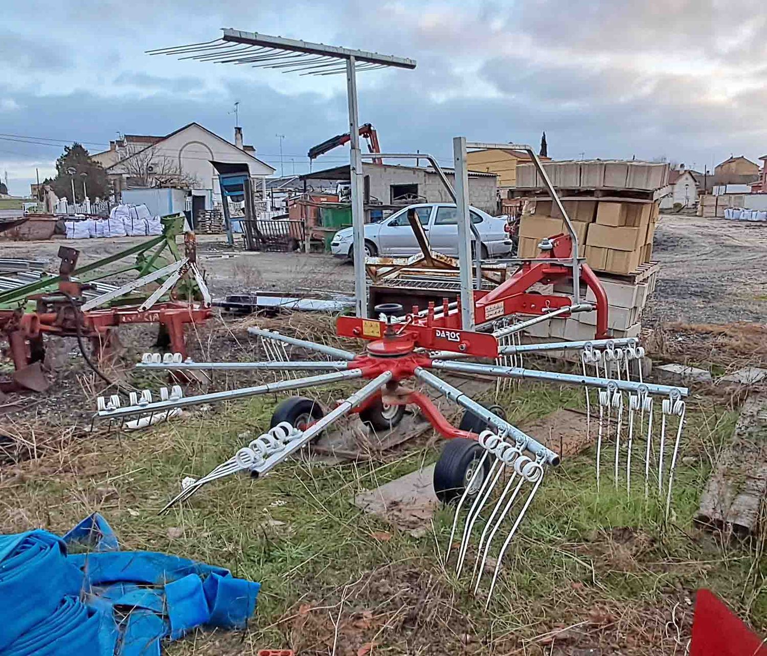 rastrillo hilerador rotativo rotor Daros GR300 SN 4R inma la rocca gavetero hilera paja empacadora alpaca paca segadora peine